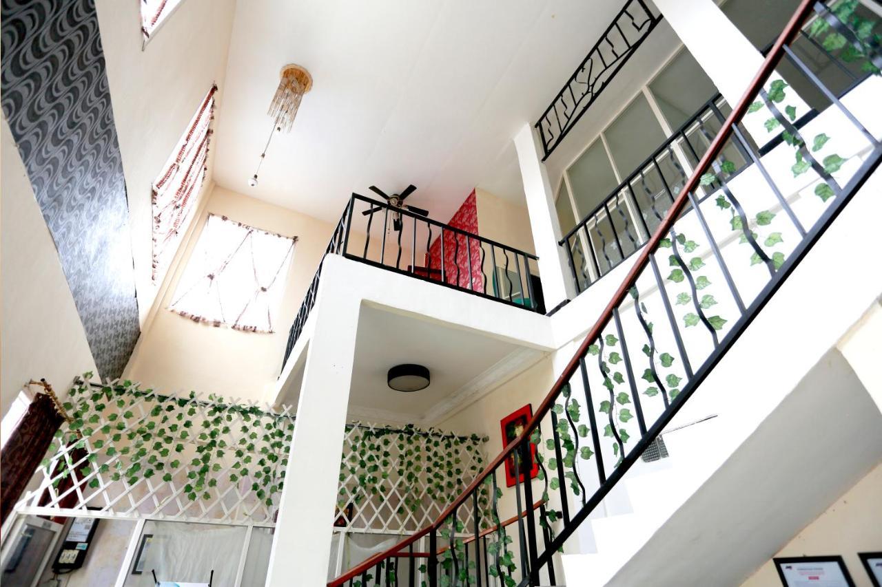 Olive Guest House Bumi Mas Raya Banjarmasin  Buitenkant foto